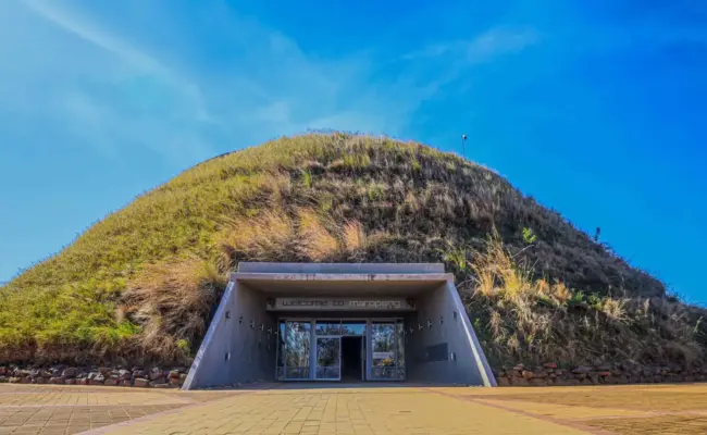 Boitumelo tours and transfers Maropeng tour.