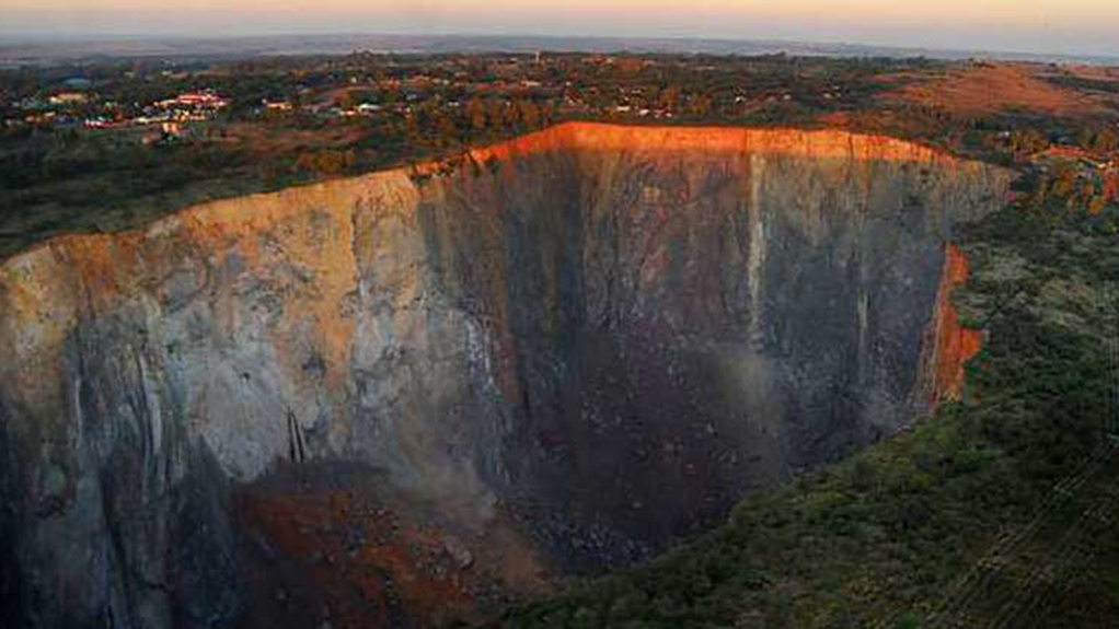 Boitumelo-tours-and-transfers-Culinan-Mine-Tour1