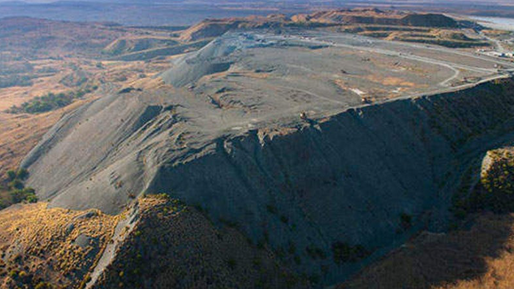 Boitumelo-tours-and-transfers-Culinan-Mine-Tour2